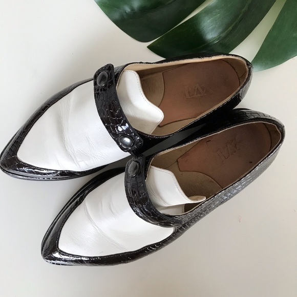 LAX Shoes - LAX Pointed Toe Maroon and White Loafers